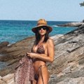 (Foto): Jelisaveta diže temperaturu svojim vrelim telom u leopard bikiniju: Pokazala pločice na stomaku
