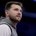Au, šta je ovo? Luka Dončić se prepolovio! U Dalasu gledaju i ne veruju (foto)