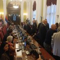 Aleksić u Skupštini poručio Dačiću da će im braća Hofman upasti u SIV; ministar policije odgovorio da je policija na…