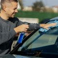 Stručnjaci upozoravaju vozače Izbegnite najčešću grešku prilikom čišćenja šoferšajbne