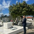 Ambasador Srbije u Grčkoj Nikola Nedeljković položio venac na grob grčkog kompozitora Mikisa Teodorakisa (foto)