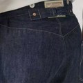 Levi’s farmerke od 600 dolara – Legenda se vratila Mom jeans se vraćaju u velikom stilu: Kultni model iz osamdesetih dominira…