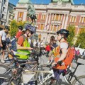 Studenti na biciklima i sa Ustavom nastavili obilazak Srbij