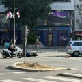 (Foto) Oboren motociklista u Novom Sadu: Saobraćajna nezgoda na prometnoj raskrsnici