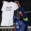 Fudbaler Kosova dao gol pa pokazao majicu podrške Tačiju i OVK