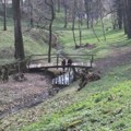 Menjaju se stolice na tribinama u Dvorskoj bašti