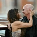 "Želim da te pomirišem, da dišem u tebe": Zbog eksplicitnih poruka koje je Bezos slao Loren digla se prašina, sve zakuvao njen…