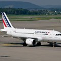 Oko 40 odsto letova otkazano na pariskim aerodromima u petak