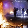Gumeni meci, vodeni topovi i suzavac na sve strane! Ovako je švajcarska policija sinoć surovo razbila blokade kod Lozane…
