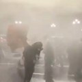 Policija razbija masu u Tbilisiju: Vodeni topovi i suzavac protiv demonstranata ispred predsedničke palate (foto/video)