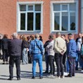 Nastavljeni mirni protesti građana u Gračanici zbog hapšenja direktora zdravstvenih i obrazovnih ustanova