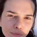 Skinula se Anica Lazić, devojka Lazara Ristovskog, u crnom bikiniju: Između grudi kamenčići, a na licu ni trunka šminke (foto)…