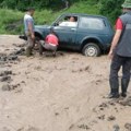 "Nismo oka sklopili, plašimo se padavina": Pribojska sela razorena nevremenom, putevi potpuno uništeni