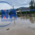 Evakuisano 25 ljudi, vodena bujica oštetila most i odnela bandere: Katastrofalno stanje u Kosjeriću, obilna kiša ponovo…