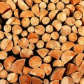 Padaju cene drva za ogrev i peleta, potreban popis individualnih ložišta
