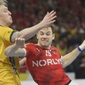 EURO - "Rovovska" bitka svetskog i evropskog šampiona, Danci "slomili" Šveđane!