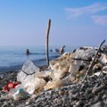 Haos, đubre i poneki bager: Počela je sezona u Crnoj Gori, a čuvene plaže izgledaju jezivo