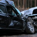 Vozač prešao u suprotnu traku: Udes na putu između Skrobare i Crepaje, dve osobe povređene