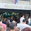 Studenti Filozofskog fakulteta u Novom Sadu ušli u zgradu kroz prozor: Dekan pozvao policiju nakon incidenta (foto/video)