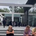Interventna jedinica policije upravo ulazi u Rektorat pred sastanak na koji je pozvao rektor Madić VIDEO