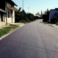 Радници ”ЈКП Пут” настављају са асфалтирањем Почело уређење неколико улица у Петроварадину