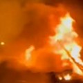 (Video) Stravičan prizor u Novom Sadu: Vatra progutala porodičnu kuću, u trenutku požara eksplodirala i plinska boca