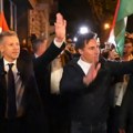 Prvo oglašavanje budućeg premijera Mađarske: Izašao na binu u Budimpešti, a u pozadini se čula ova pesma: Evo šta je poručio…