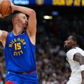 Jokić zabeležio dabl-dabl ŠOKANTAN PORAZ DENVERA: Minesota izjednačila na 1:1 u četvrtfinalu plej-ofa Zapadne konferencije NBA…