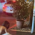 Pozadi sve golo Đina Džinović se vratila ocu Harisu, pa na ulicama Beograda pokazala najprovokativnije izdanje: čuči na…