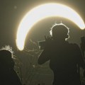 Milioni ljudi širom Evrope posmatrali fenomen pomračenja Sunca (FOTO)