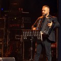 "Ogromna čast i zadovoljstvo" Borko Radivojević o koncertu posvećenom Tomi Zdravkoviću: Pevači se menjali, a pratnja je sve…