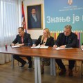 Dejan Vuk Stanković i predstavnici sindikata potpisali kolektivni ugovor za zaposlene u predškolskim ustanovama