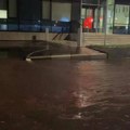 Beograd pogodio jak pljusak, većina saobraćajnica pod vodom