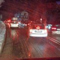 Ne krećite na put ako ne morate: Zastoj na putu od Zlatibora prema Novoj Varoši, sneg napravio kolaps (video)