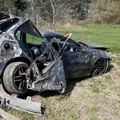 Prve slike posle nesreće kod Loznice Sleteli sa kolovoza pa se prevrnuli nekoliko puta: Od auta ostala samo školjka, skroz…
