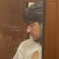 Terorista se okrenuo od kamera tokom objavljivanja presude "Ne mogu da govorim" (video)