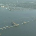 Спасиоци траже 20 људи у реци после пада моста у Балтимору (ВИДЕО)