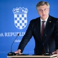 Nervozni Plenković udario po oporbi: Prave se bijeli kao snijeg