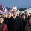 „Ne ruše oni mene, već Srbiju“: Vučić na mitingu u Sremskoj Mitrovici tvrdi da su protesti organizovani spolja