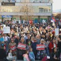 Više hiljada prosvetara iz Srbije protestovalo u Čačku (VIDEO)