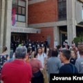 Novi protest ispred Filozofskog fakulteta u Novom Sadu, policija ispred zgrade
