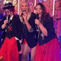 Noć tambura i boema: "Frajle" zasijale u svom prepoznatljivom stilu, a društvo im pravili i tamburaši