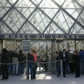 Dve osobe optužene za pljačku u Luvru, troje osumnjičenih oslobođeno