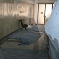 RADOVI ILI FARSA? Grad više od godinu dana krije galeriju Skupštine iza najlona i NE ODGOVARA NA NOVINARSKA PITANJA
