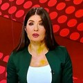 Vodila Dnevnik, a gledaoci su u šoku posmatrali modrice na vratu naše voditeljke: Evo šta se ustvari dogodilo