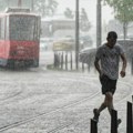 Upaljen meteo-alarm: Stižu grad, pljuskovi i grmljavina u ove delove Srbije