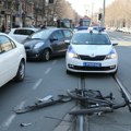 "Drugar krenuo da pomaže povređenom biciklisti, u kompletu prve pomoći zatekao WC papir i foliju za pakovanje kikirikija!"…