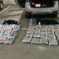 Zavirili su u automobil i pronašli dve torbe sa 54 pakovanja od po kilogram: Sprečeno krijumčarenje marihuane