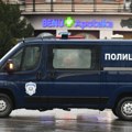 Šestorica tinejdžera pretukla mladića: Brutalno nasilje ispred kafića u Kuršumliji, žrtvu isprskali biber sprejom, pa je…