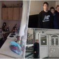 Dečaci čija je majka umrla u avionu, a otac se ubio, sada ostali i bez bake, koja je bila staratelj! Bakin bratanac: Unuk je…